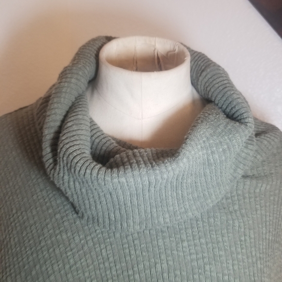 Free People Beach Sz XS World Travelers Open Back Cowl Neck Sweater Green - Picture 3 of 8